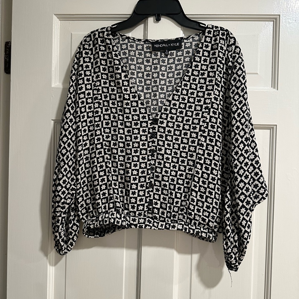 Kendall & Kylie Black and White Women's Top